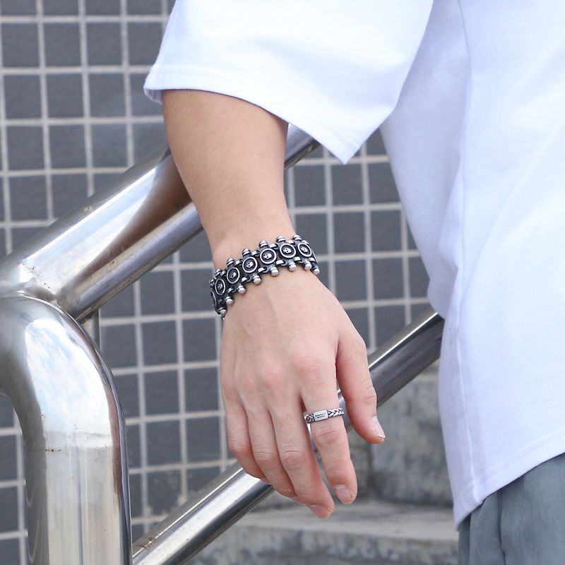​   Gelang Tengkorak Baja Tita - Streetwear Brand Jewelry ulasan dan harga